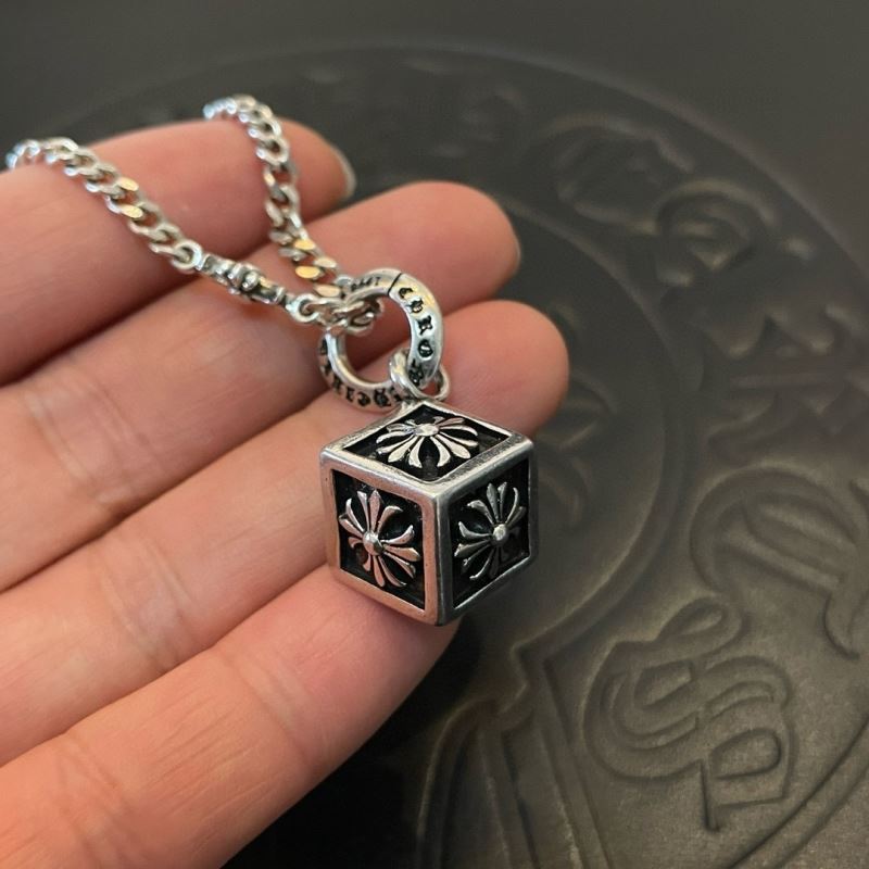 Ch*0me He**ts necklaces